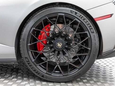 Used 2022 Lamborghini Huracan STO RWD image 58