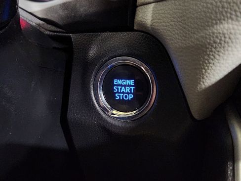 Used 2021 Toyota RAV4 XLE image 41