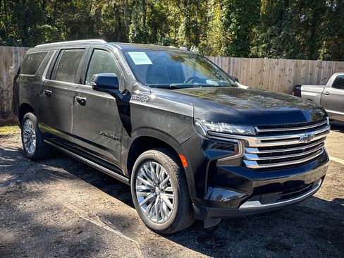 Used 2023 Chevrolet Suburban High Country image 19