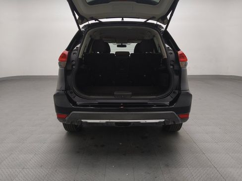 Used 2018 Nissan Rogue SV image 29