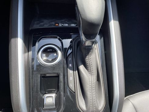 Used 2024 Chevrolet Colorado LT w/ LT Convenience Package III image 24