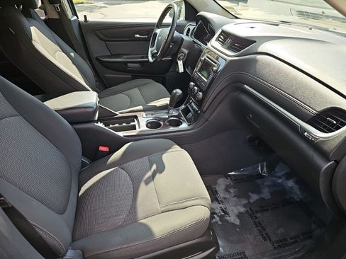 Used 2017 Chevrolet Traverse LT w/ Style and Technology Package AWD/4WD image 11