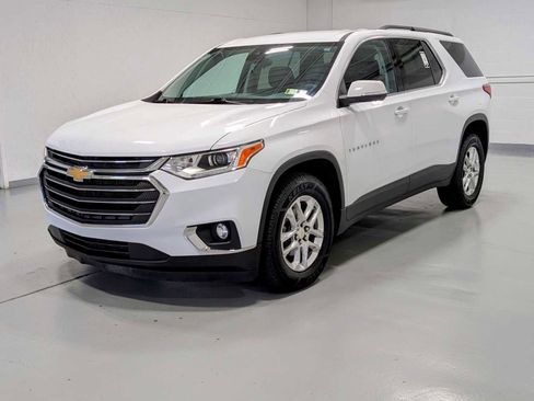 Used 2021 Chevrolet Traverse LT image 1
