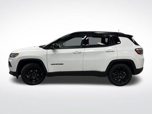 Used 2022 Jeep Compass Altitude image 10