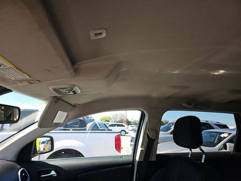 Used 2018 Dodge Journey SE image 14