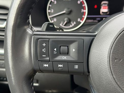 Used 2023 Nissan Rogue S AWD/4WD image 18