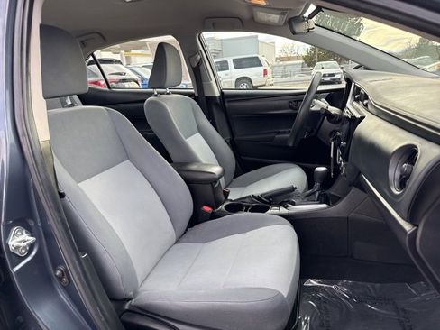 Used 2018 Toyota Corolla L image 10