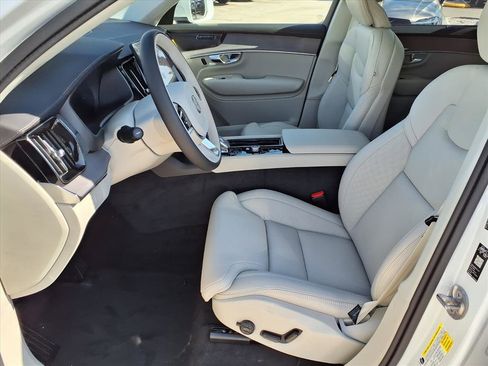 New 2026 Volvo XC90 B6 Ultra image 13