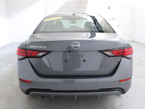 Used 2025 Nissan Sentra SV image 8