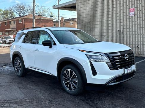 New 2026 Nissan Pathfinder Platinum AWD/4WD image 3