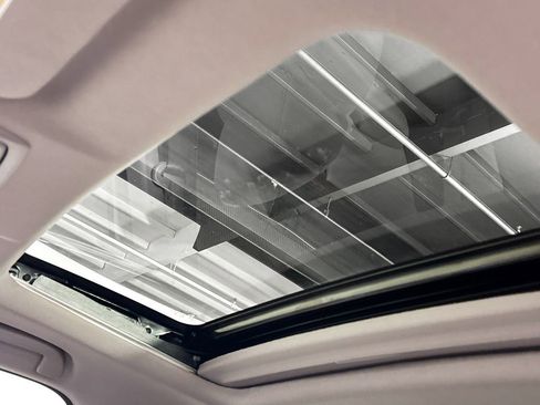 Used 2022 Honda CR-V Touring image 19