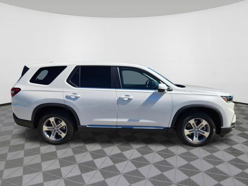 New 2025 Honda Pilot EX-L image 6