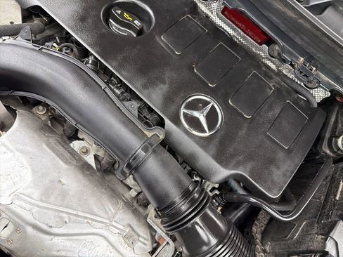 Used 2021 Mercedes-Benz GLA 250 4MATIC image 32