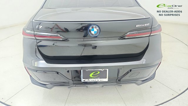 Used 2025 BMW i7 eDrive50 w/ M Sport Package RWD image 31