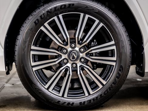 Used 2025 Lexus LX 600 4WD w/ Appearance Package image 33