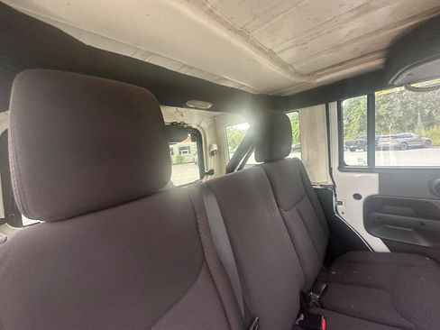 Used 2015 Jeep Wrangler Unlimited Sport AWD/4WD image 17