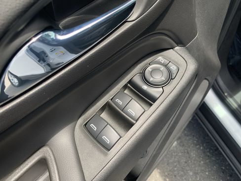 Used 2024 Chevrolet Equinox LT FWD image 24