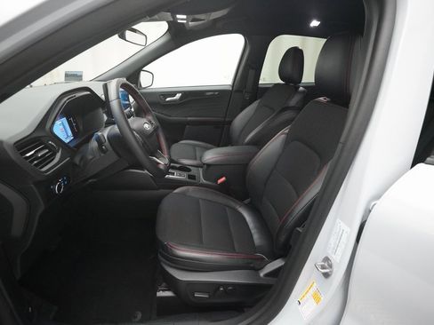 Used 2025 Ford Escape ST-Line w/ Tech Pack #1 image 7