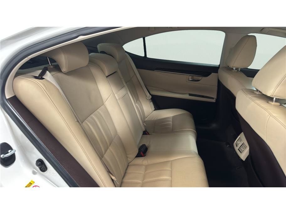 Used 2016 Lexus ES 350 w/ Luxury Package w/Wood Trim FWD image 21