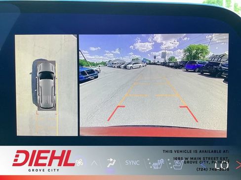 Used 2024 Chevrolet Traverse RS AWD/4WD image 39