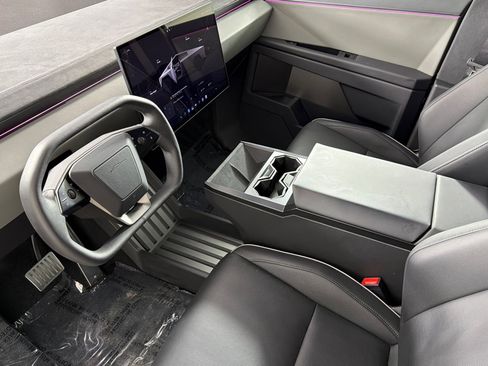 Used 2025 Tesla Cybertruck Cyberbeast AWD/4WD image 9