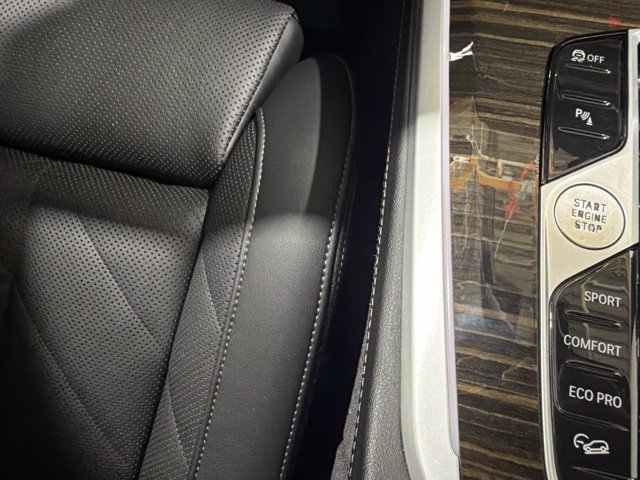 Certified 2024 BMW X5 xDrive40i w/ M Sport Package AWD/4WD image 38