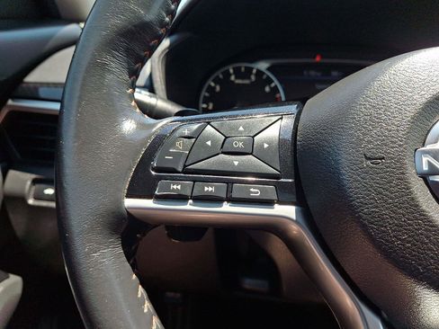 Used 2024 Nissan Altima 2.5 SR w/ SR Premium Package FWD image 23