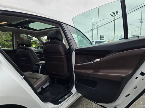 Used 2016 BMW 535i Gran Turismo image 14