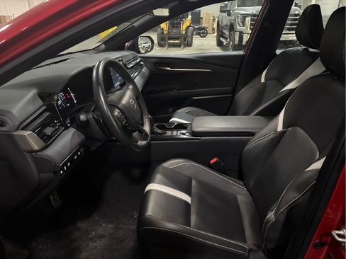 Certified 2025 Toyota Camry SE image 9