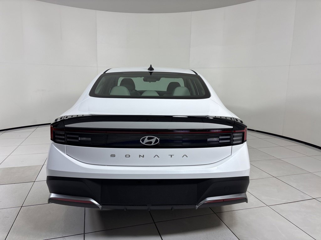 Certified 2026 Hyundai Sonata SE FWD image 4