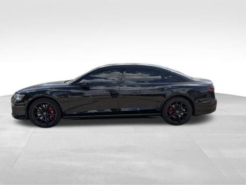 Used 2022 Audi S8 w/ S8 Comfort Plus Package AWD/4WD image 6