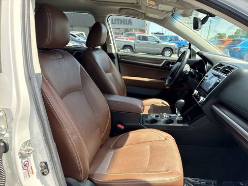 Used 2018 Subaru Outback 3.6R Touring AWD/4WD image 26