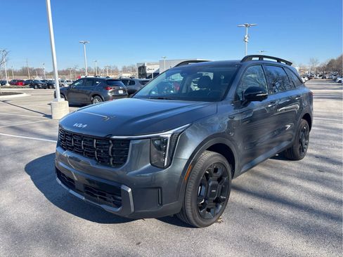 Used 2024 Kia Sorento SX image 2