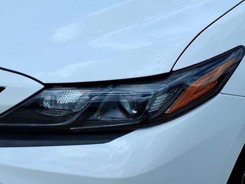 Used 2023 Toyota Camry SE FWD image 9