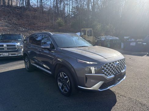 Used 2023 Hyundai Santa Fe Limited image 3