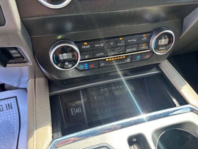 Used 2020 Ford Expedition XLT w/ Equipment Group 202A RWD image 13