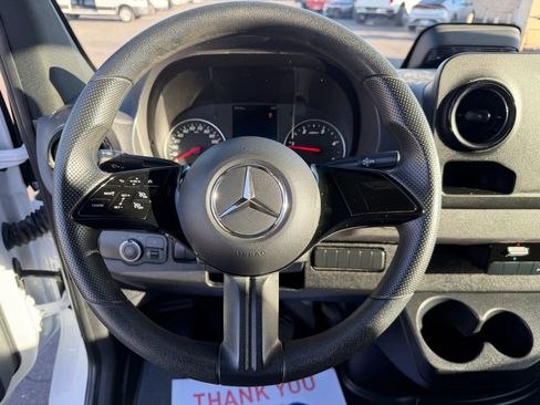 Used 2025 Mercedes-Benz Sprinter 2500 image 17
