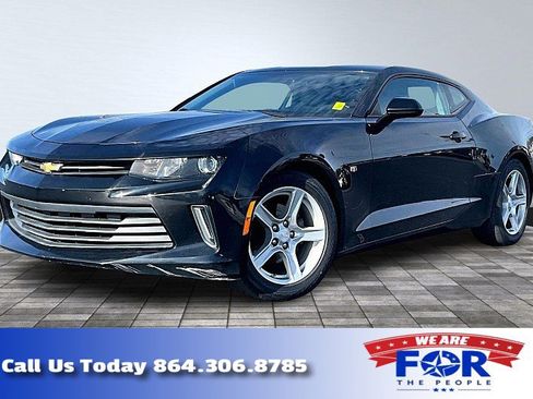 Used 2016 Chevrolet Camaro LT image 1