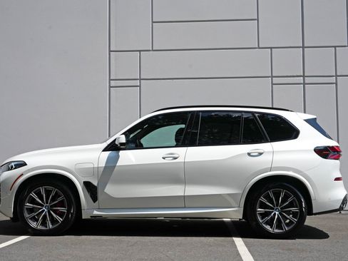 Used 2025 BMW X5 xDrive50e w/ Executive Package AWD/4WD image 9
