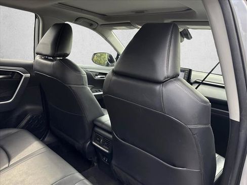 Used 2020 Toyota RAV4 XLE Premium FWD image 26