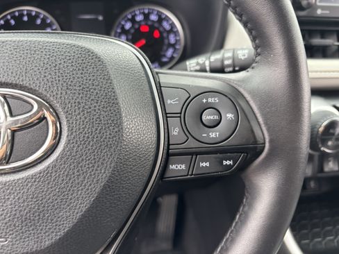 Used 2022 Toyota RAV4 XLE w/ XLE Grade Weather Package FWD image 27