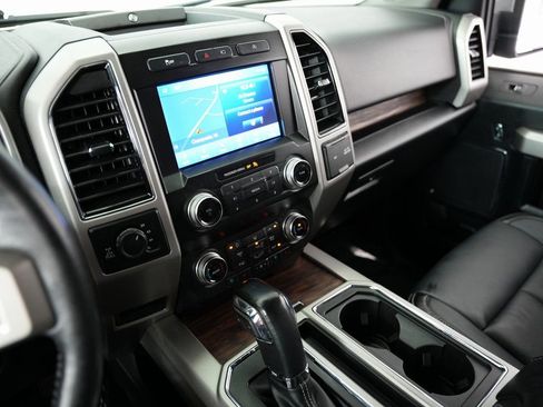 Used 2020 Ford F150 Lariat w/ Equipment Group 502A Luxury AWD/4WD image 17