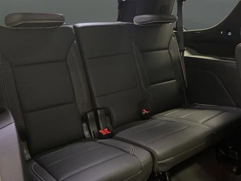 Used 2023 GMC Yukon SLT w/ SLT Premium Package image 27