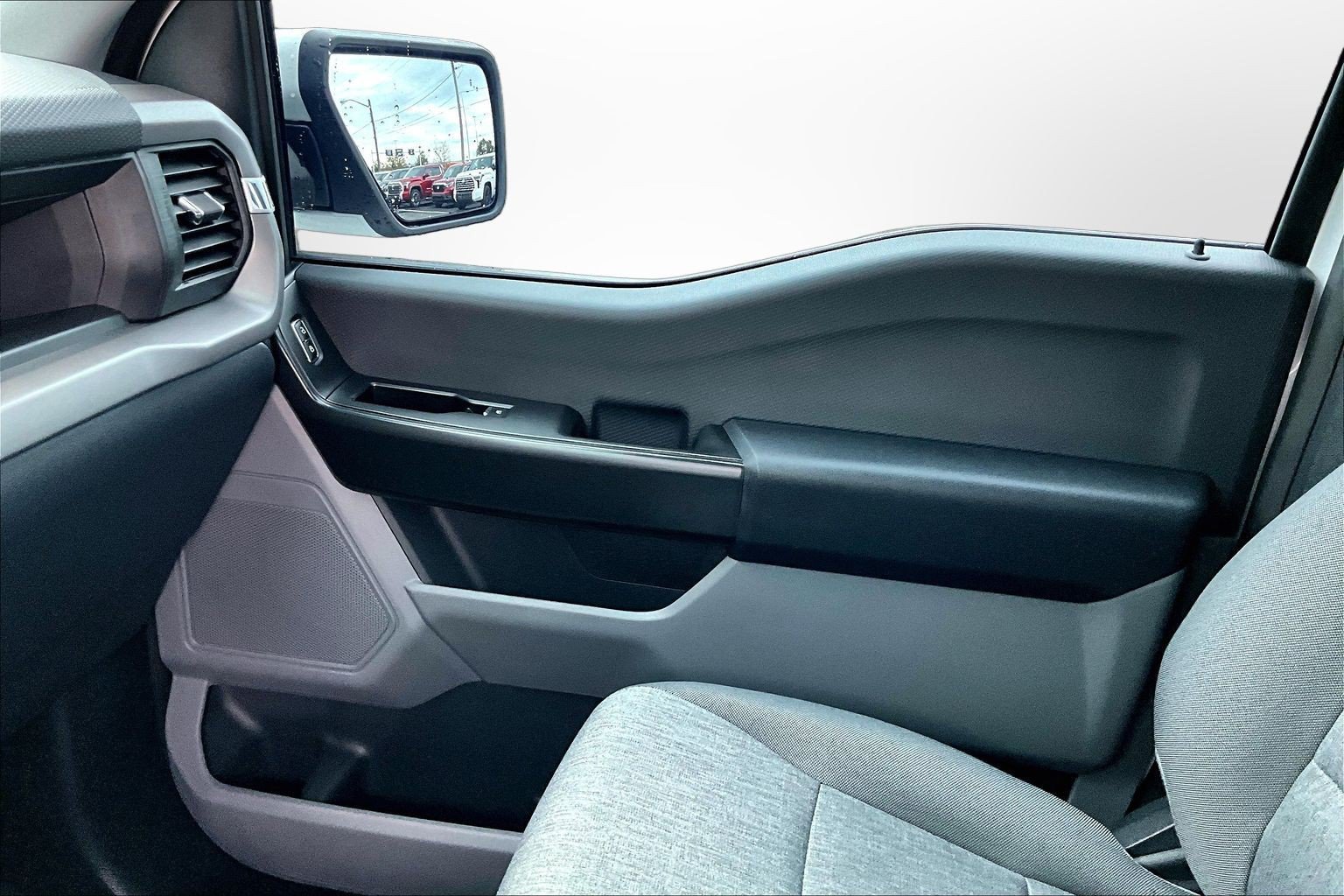 Used 2025 Ford F150 XL AWD/4WD image 24