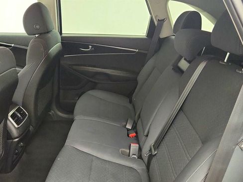 Used 2018 Kia Sorento FWD image 20