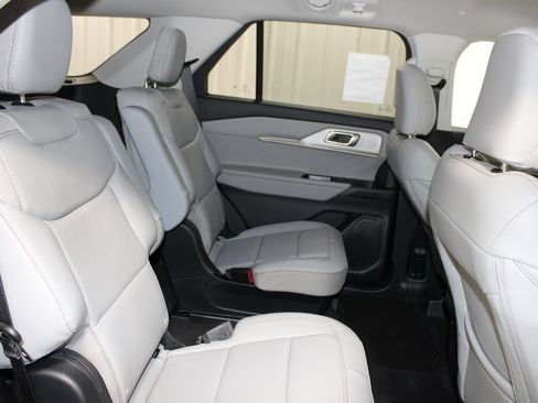 New 2026 Ford Explorer Active w/ Active Comfort Package AWD/4WD image 29