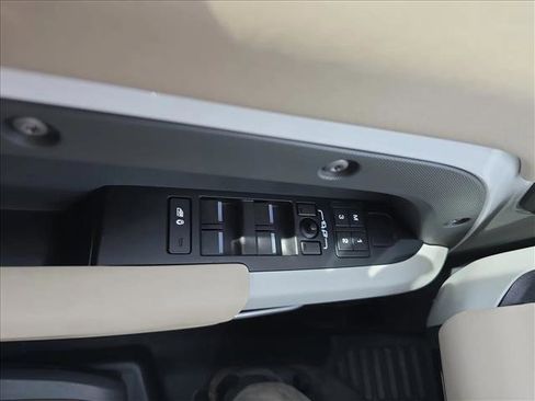 Certified 2023 Land Rover Defender 130 S AWD/4WD image 27