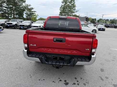Used 2018 Toyota Tacoma SR5 AWD/4WD image 6