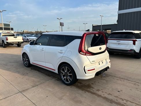 Used 2021 Kia Soul Turbo FWD image 2