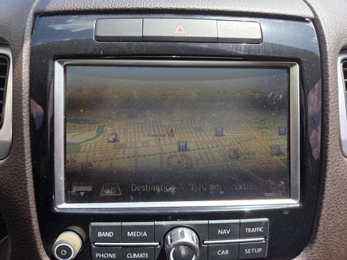Used 2011 Volkswagen Touareg V6 AWD/4WD image 47